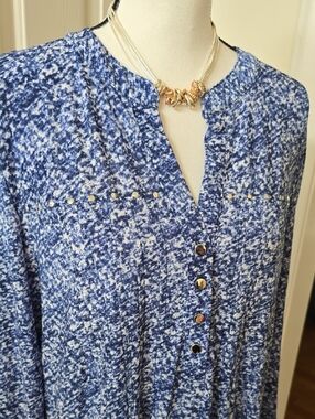 COCOMO BRAND WOMAN'S BLUE AND WHITE PULLOVER TUNIC TOP SIZE XL